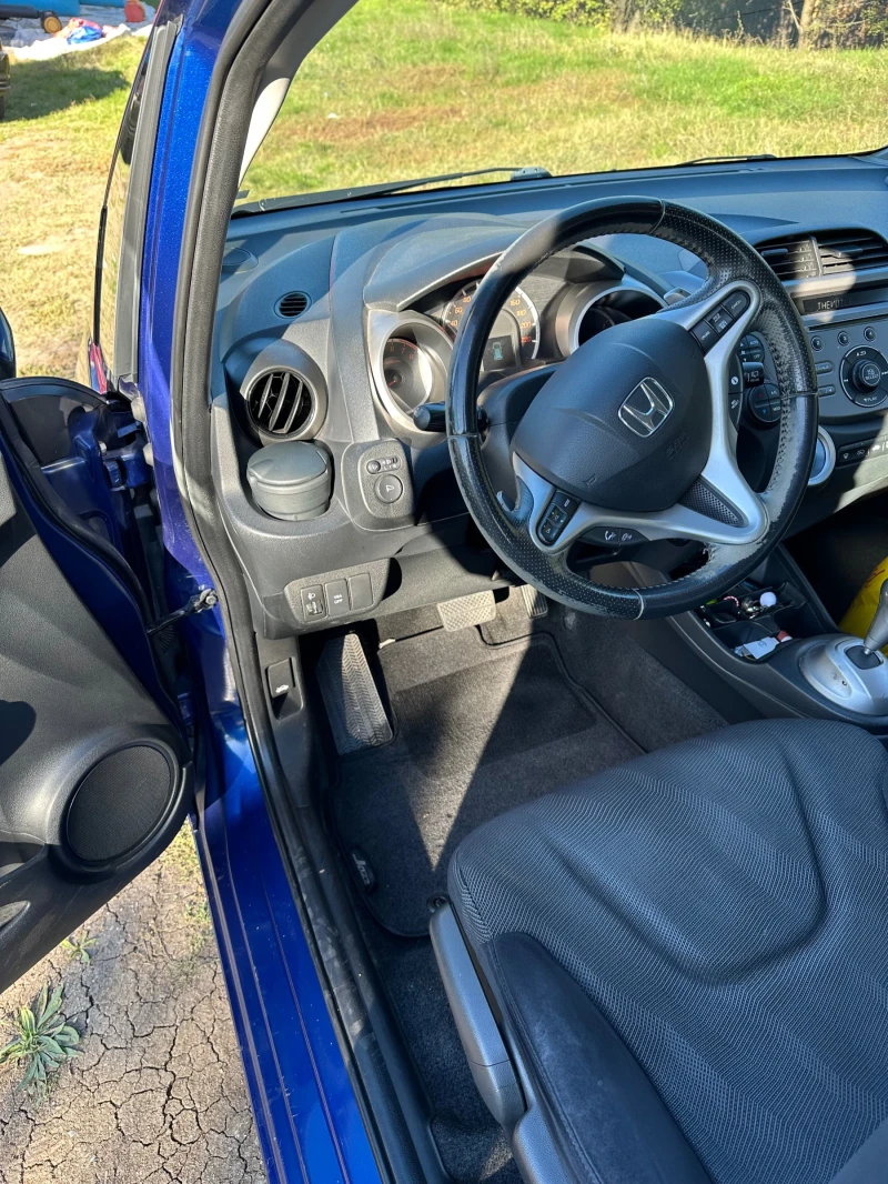 Honda Jazz, снимка 8 - Автомобили и джипове - 47652335