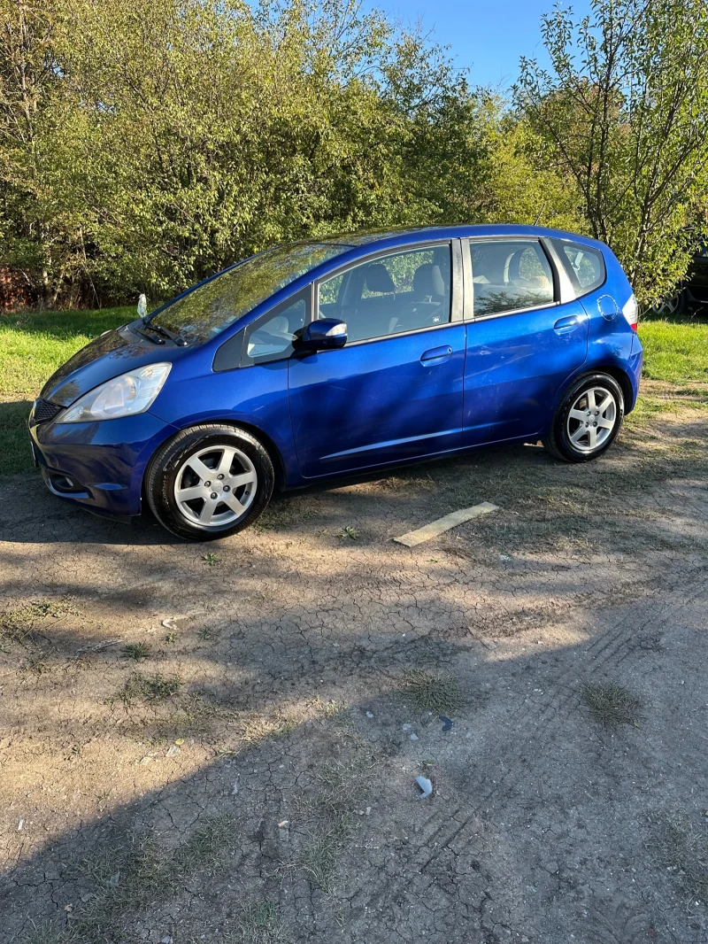 Honda Jazz, снимка 3 - Автомобили и джипове - 47652335