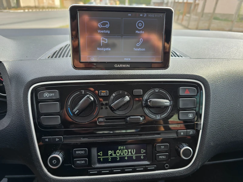 VW Up 1.0 МЕТАН  , снимка 10 - Автомобили и джипове - 52649648