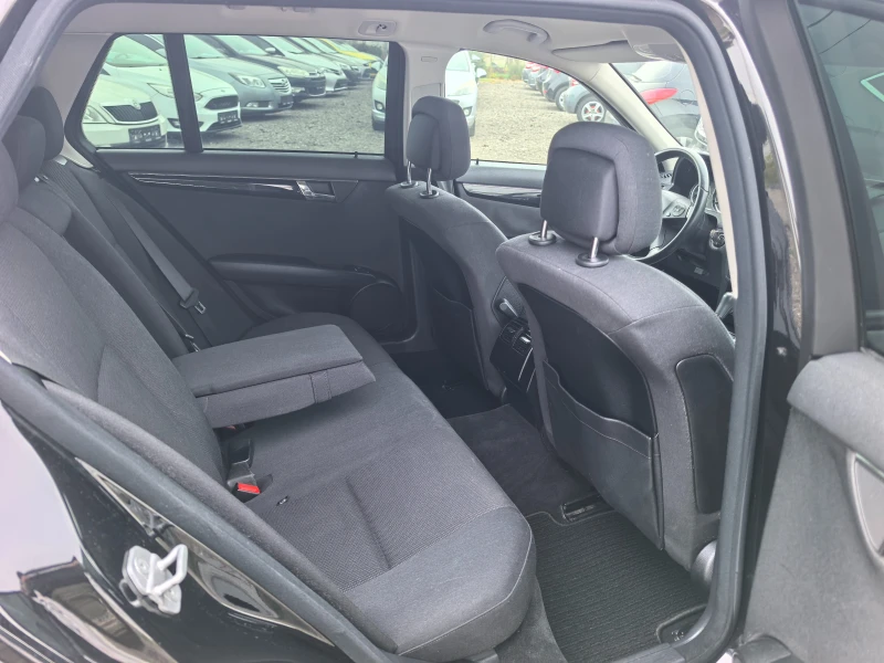 Mercedes-Benz C 180 1.8i , снимка 12 - Автомобили и джипове - 52534235