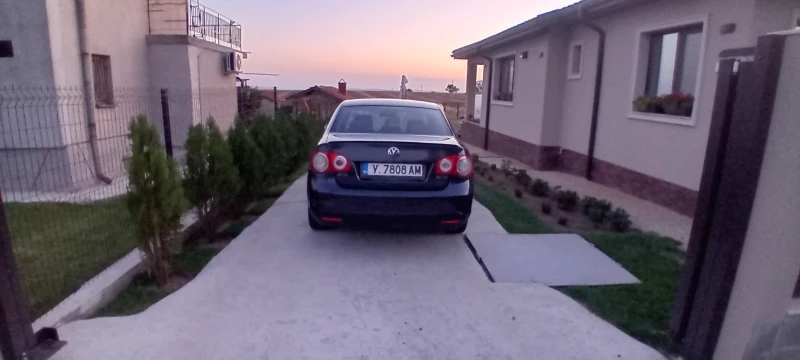 VW Jetta 2.0TDI , снимка 3 - Автомобили и джипове - 52665779