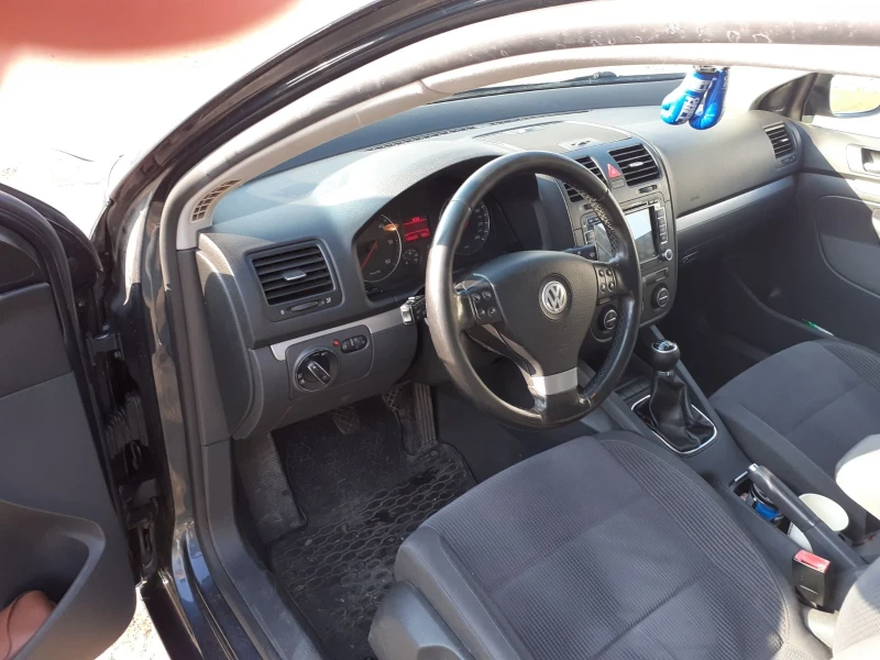 VW Jetta 2.0TDI , снимка 10 - Автомобили и джипове - 52665779