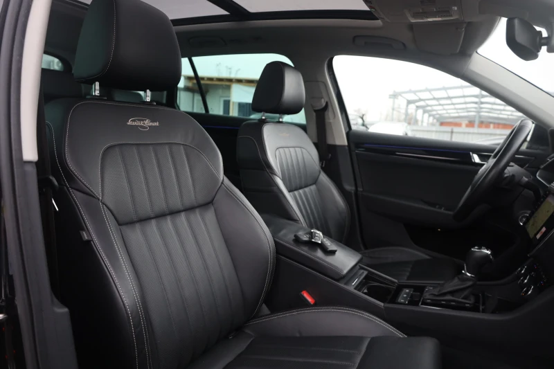 Skoda Superb 2.0 TDI 4x4 L&K ACC Massage KeyGO KAM Pano iCarbg, снимка 15 - Автомобили и джипове - 53189362