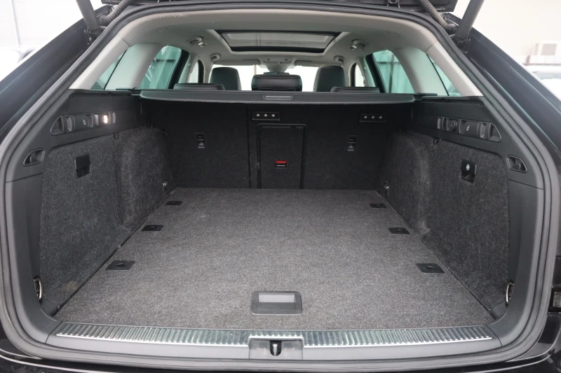 Skoda Superb 2.0 TDI 4x4 L&K ACC Massage KeyGO KAM Pano iCarbg, снимка 9 - Автомобили и джипове - 53189362