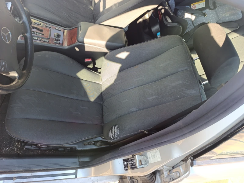 Mercedes-Benz E 220 2.2D, снимка 8 - Автомобили и джипове - 53356264