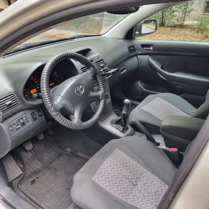 Toyota Avensis, снимка 6 - Автомобили и джипове - 53587932