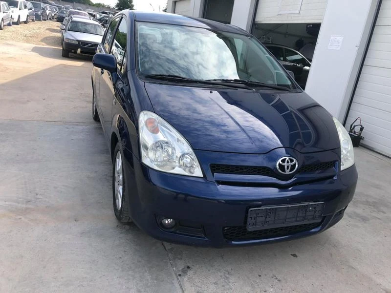 Toyota Corolla verso 2.2d4d 136k. UNIKAT, снимка 11 - Автомобили и джипове - 29557117