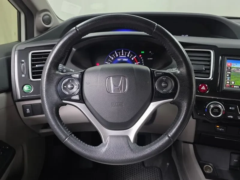 Honda Civic HYBRID, снимка 13 - Автомобили и джипове - 55715506