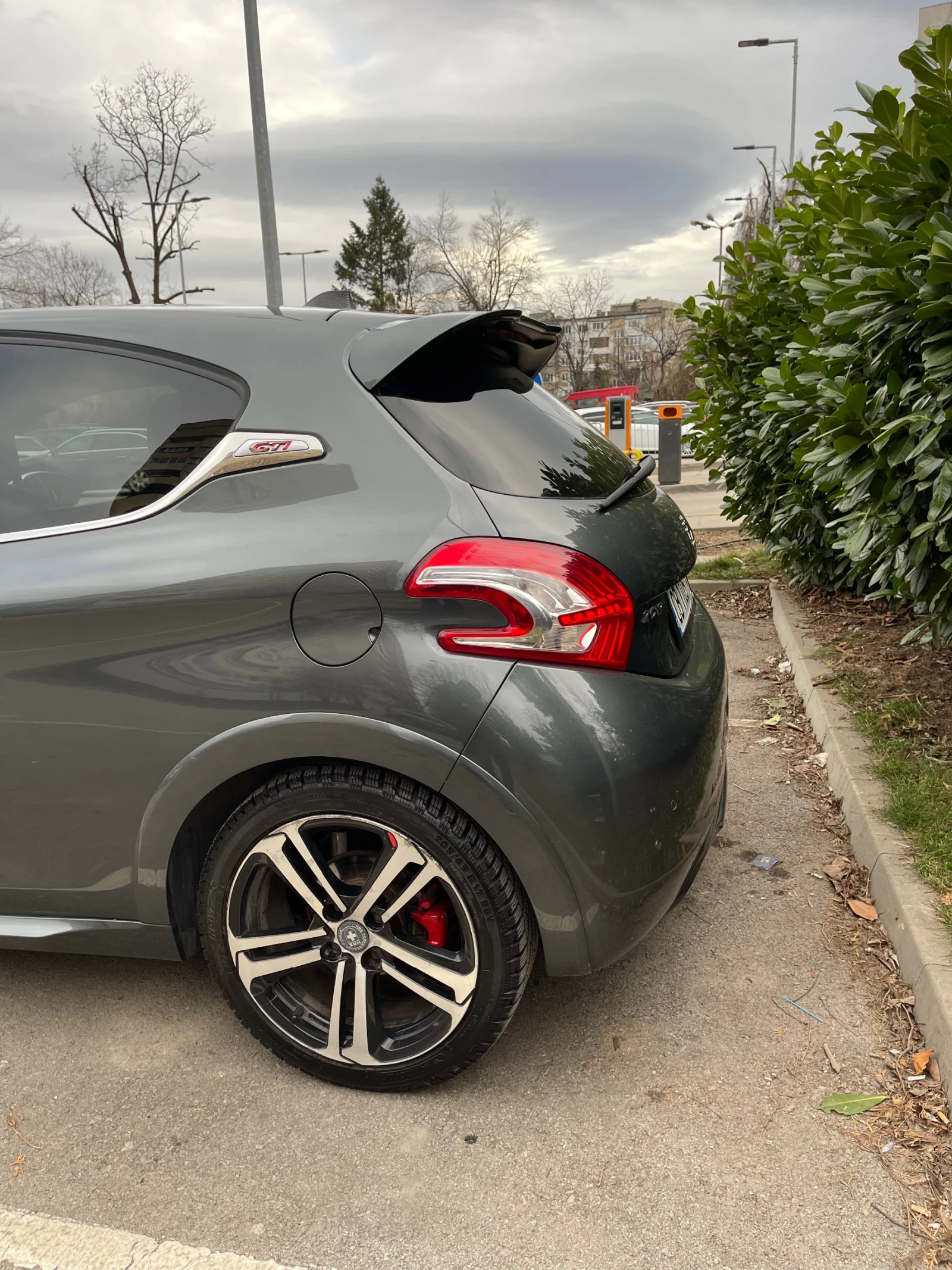 Peugeot 208 GTI - изображение 2