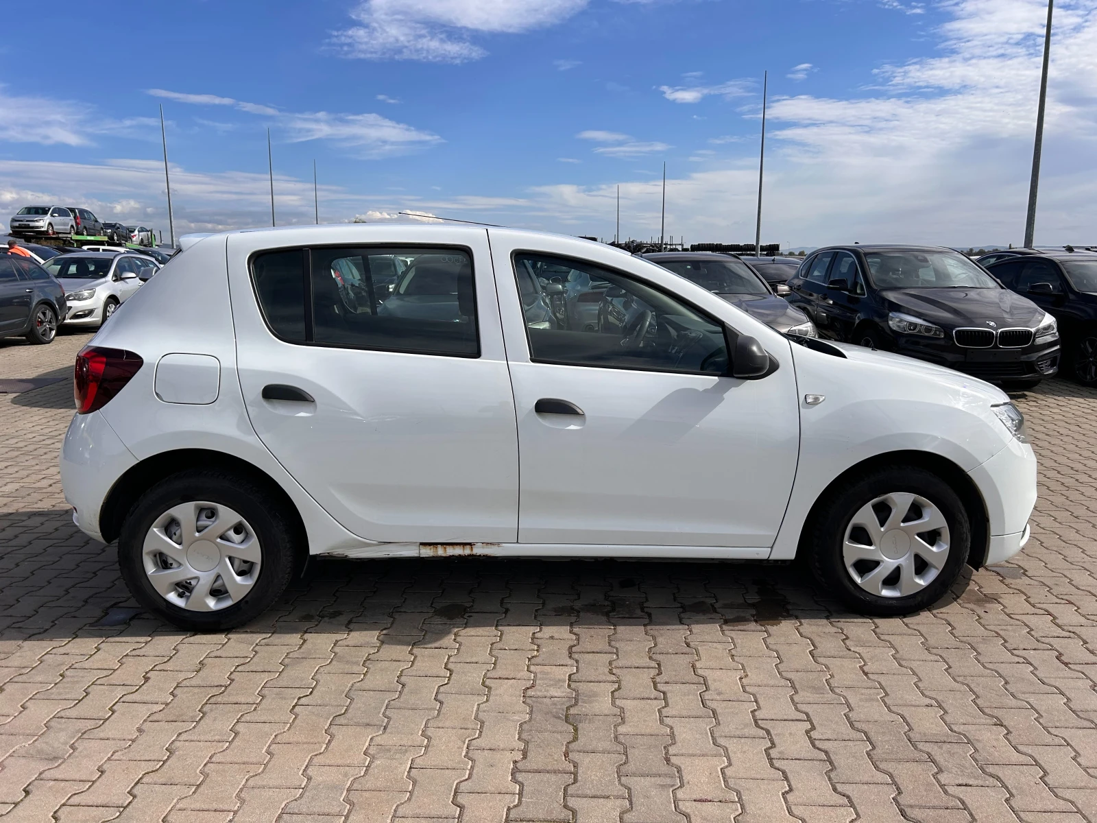 Dacia Sandero 1.0i EURO 6 - изображение 5