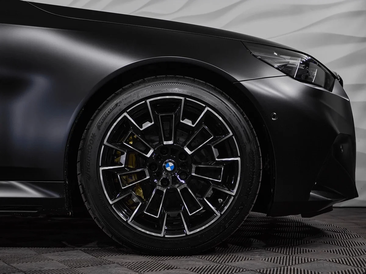 BMW M5 Hybrid xDrive - изображение 5