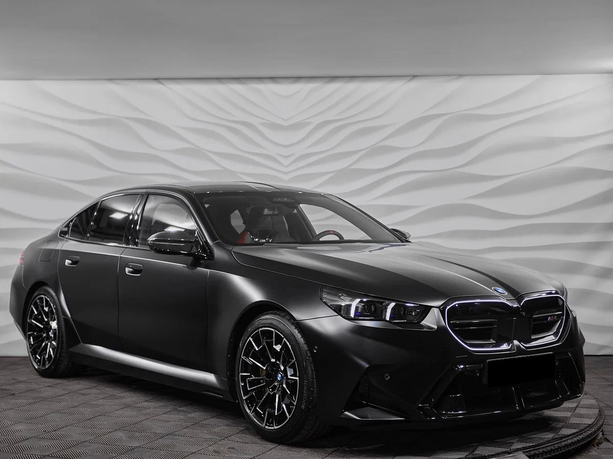 BMW M5 Hybrid xDrive - изображение 4