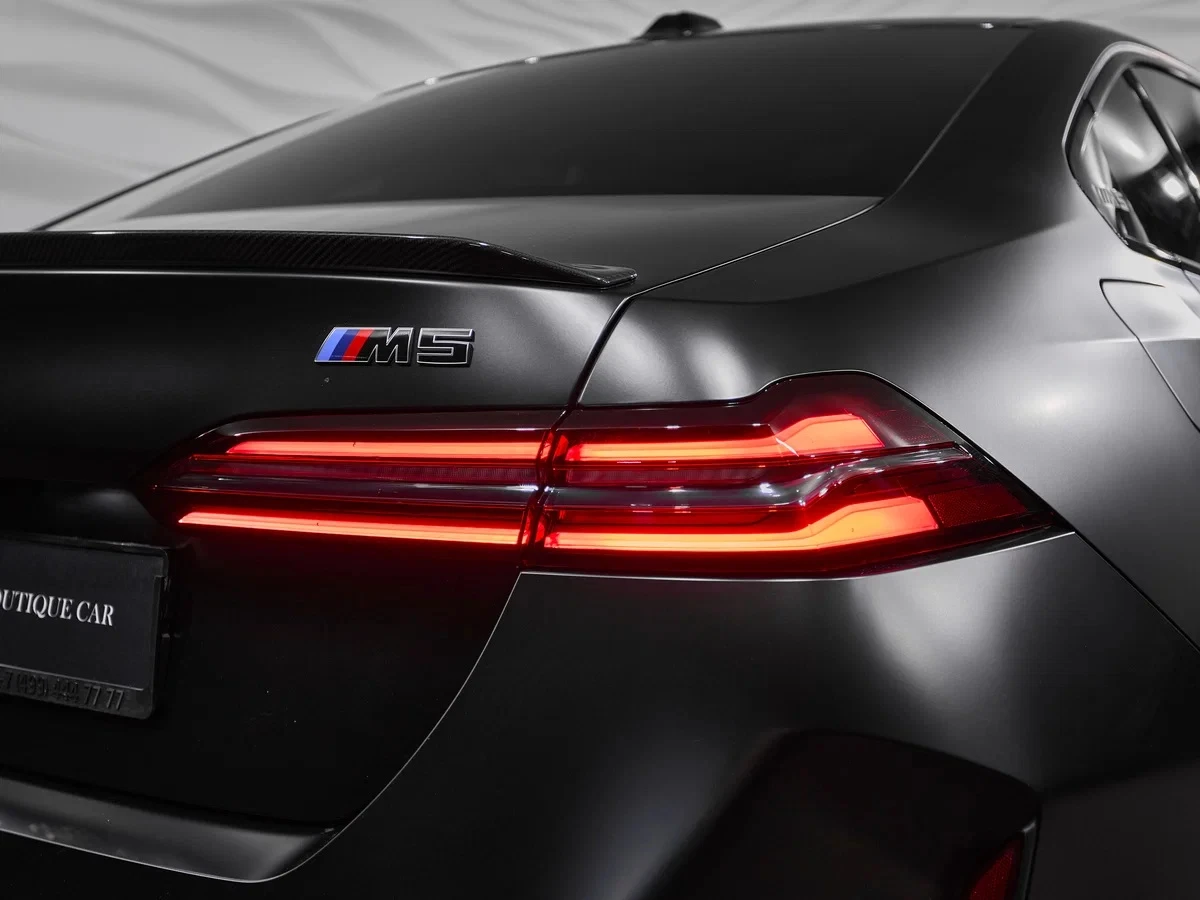 BMW M5 Hybrid xDrive - изображение 6