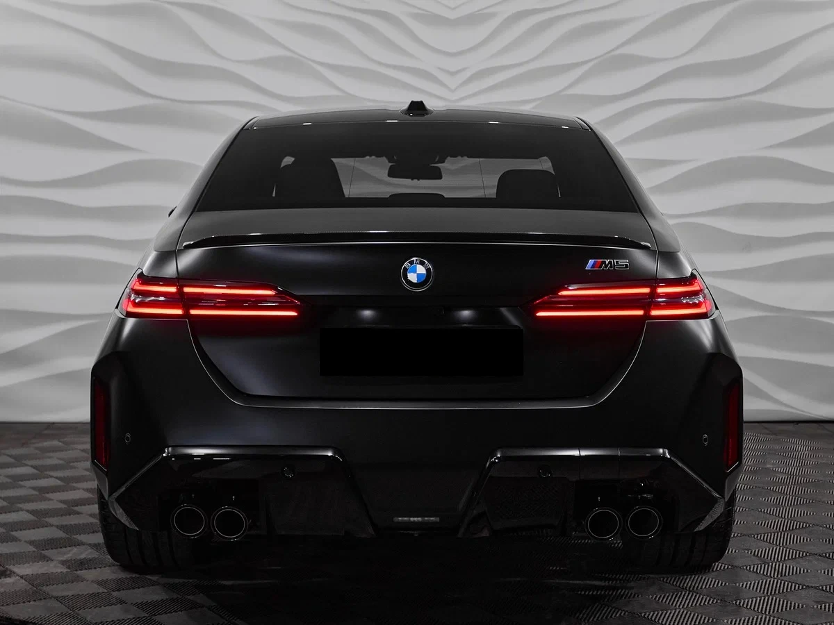 BMW M5 Hybrid xDrive - изображение 7