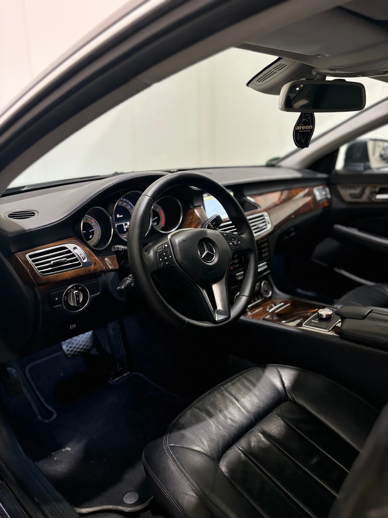 Mercedes-Benz CLS 350 БЕЗ АНАЛОГ / 245.000 КМ / НАПЪЛНО ОБСЛУЖЕН  - изображение 9