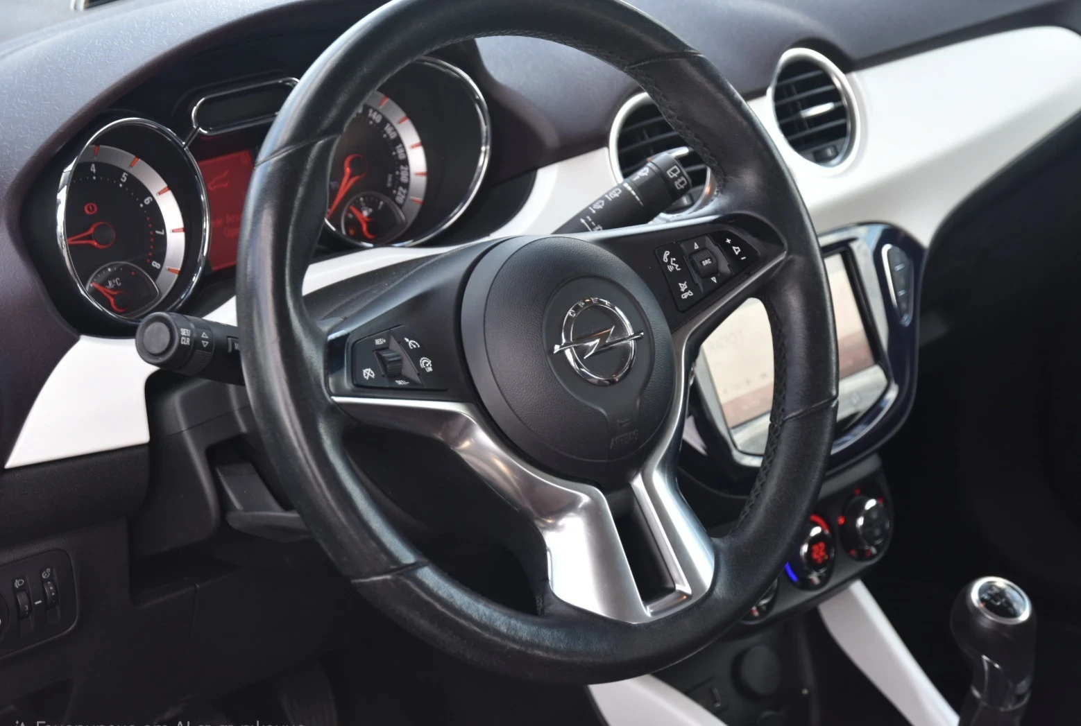Opel Adam 1.4 100кс. Glam, снимка 11 - Автомобили и джипове - 52446313