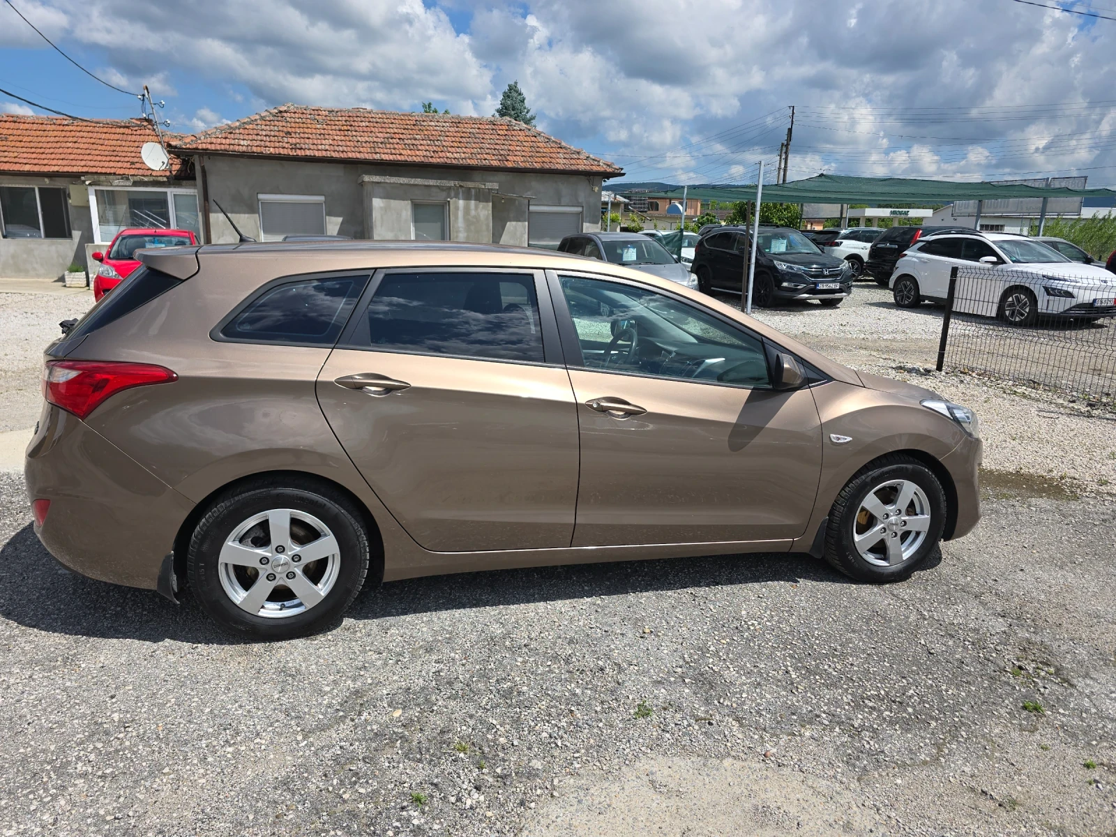Hyundai I30 1.4, снимка 3 - Автомобили и джипове - 53153220