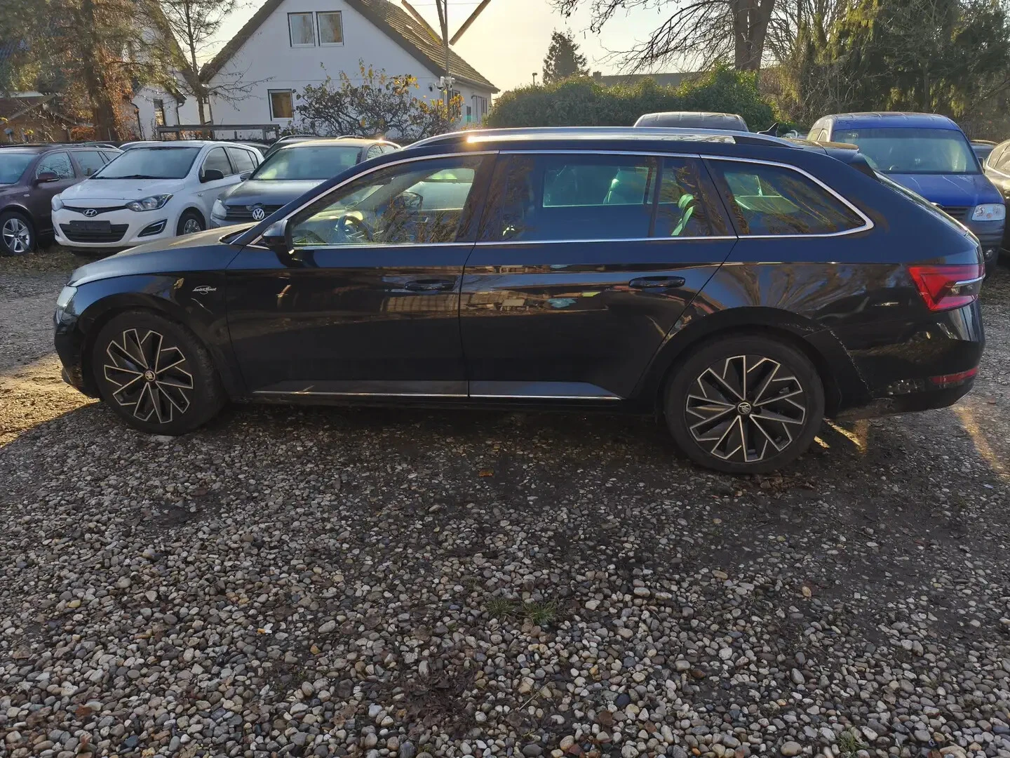 Skoda Superb 2.0 TDI 4x4 L&K ACC Massage KeyGO KAM Pano iCarbg - изображение 2