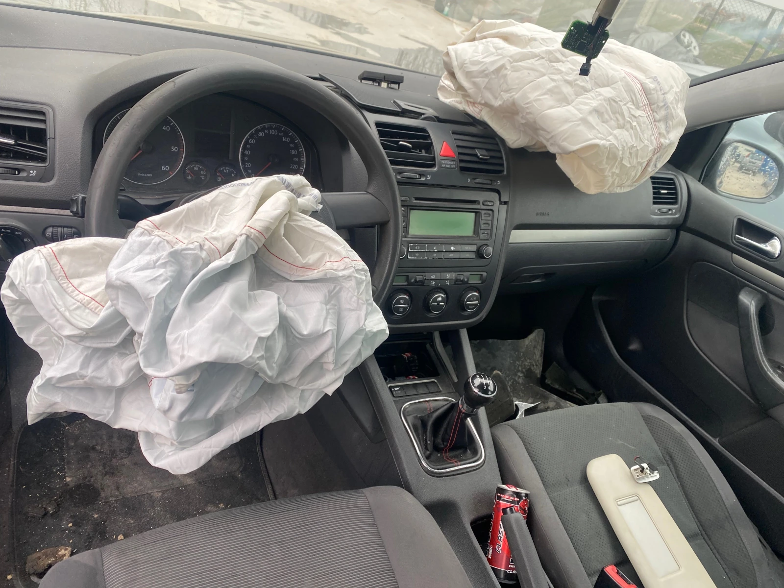 VW Golf 1.9 TDI , снимка 7 - Автомобили и джипове - 54063402