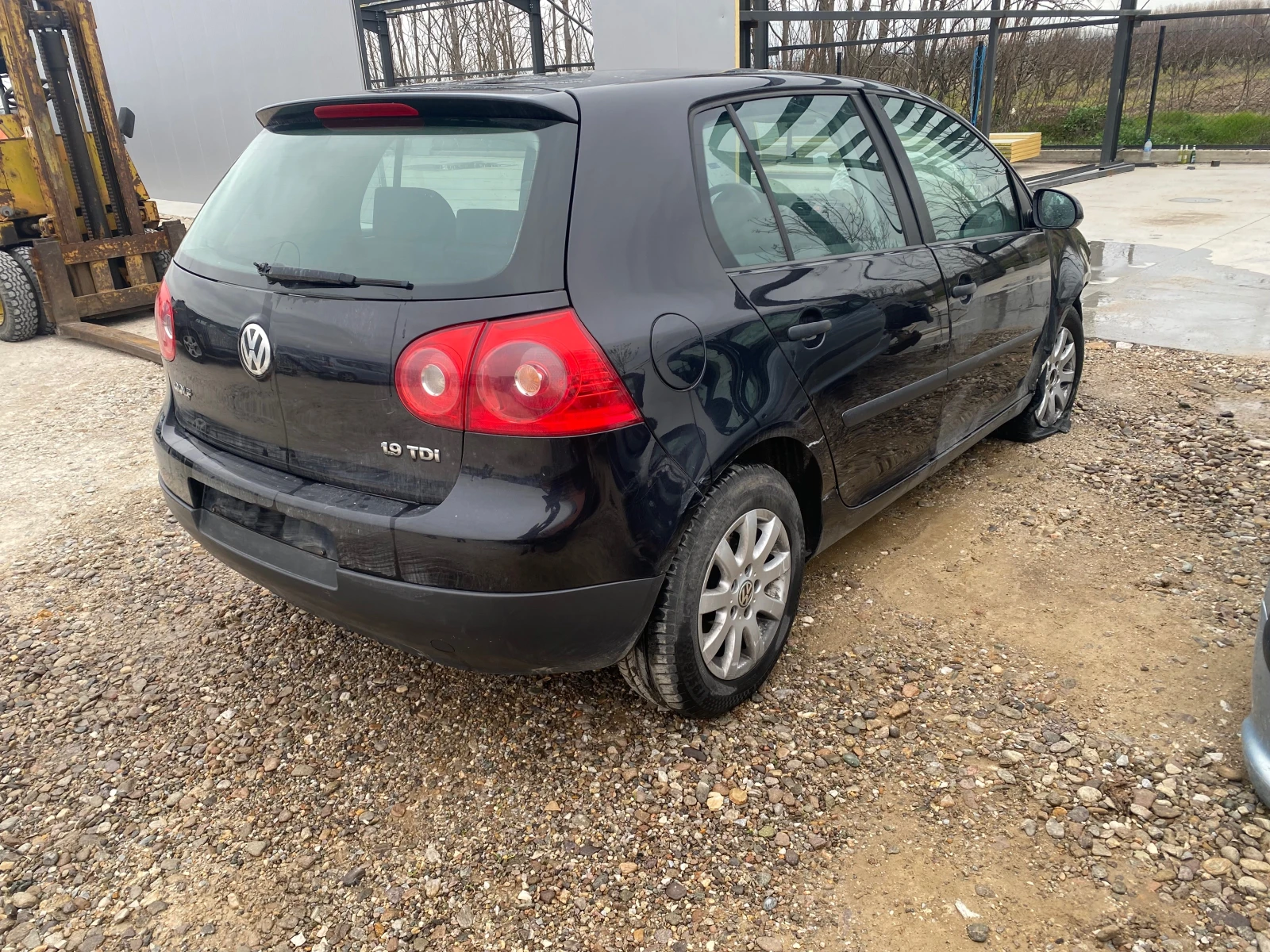 VW Golf 1.9 TDI , снимка 4 - Автомобили и джипове - 54063402