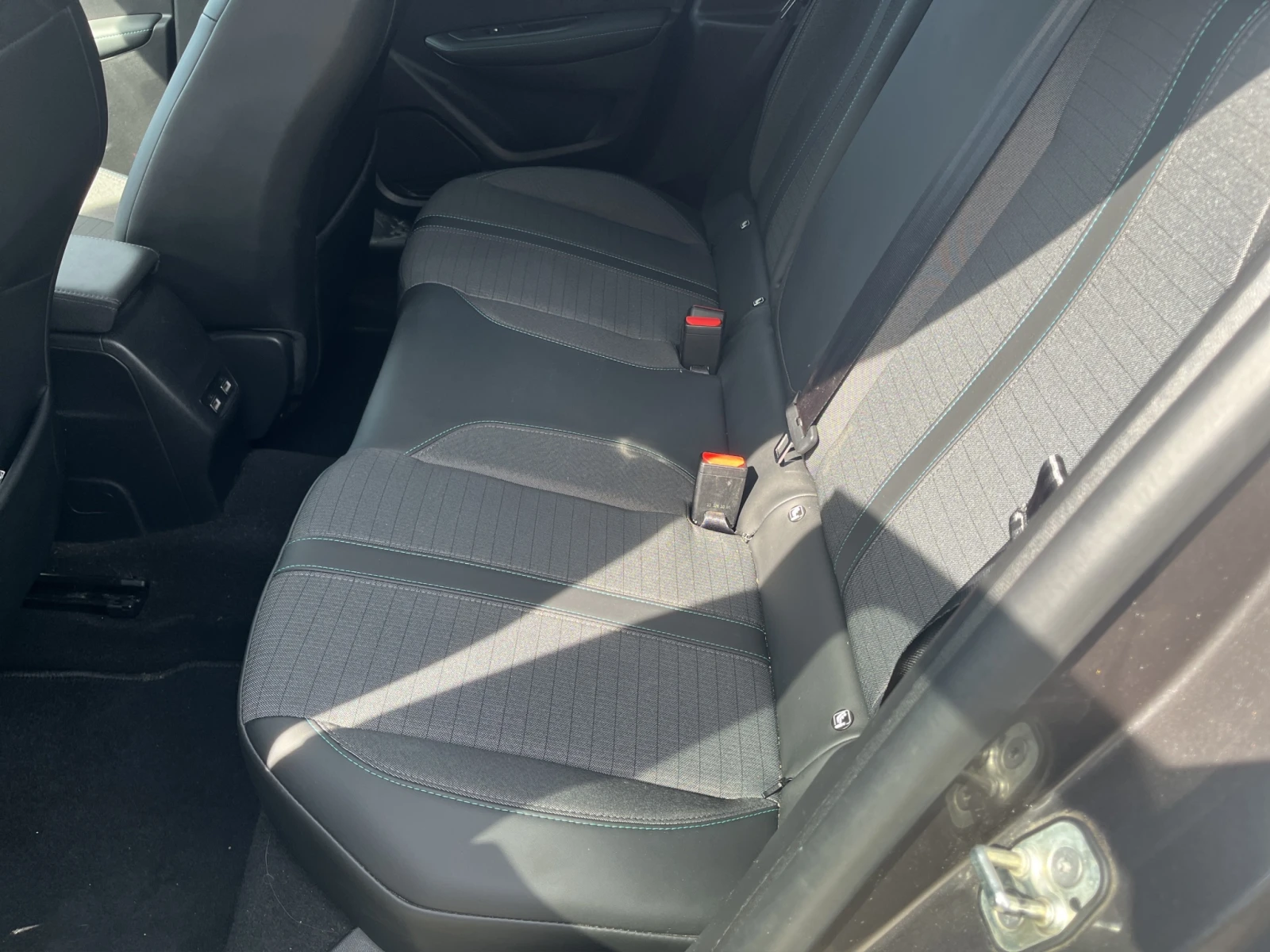 Peugeot 208, снимка 10 - Автомобили и джипове - 54138028