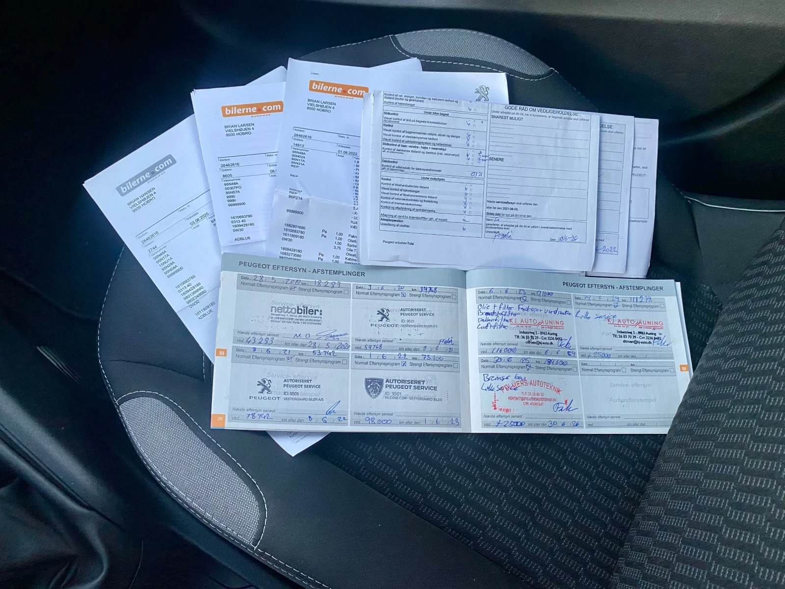 Peugeot 208 1.6 Blue HDI Euro 6, снимка 15 - Автомобили и джипове - 54268356