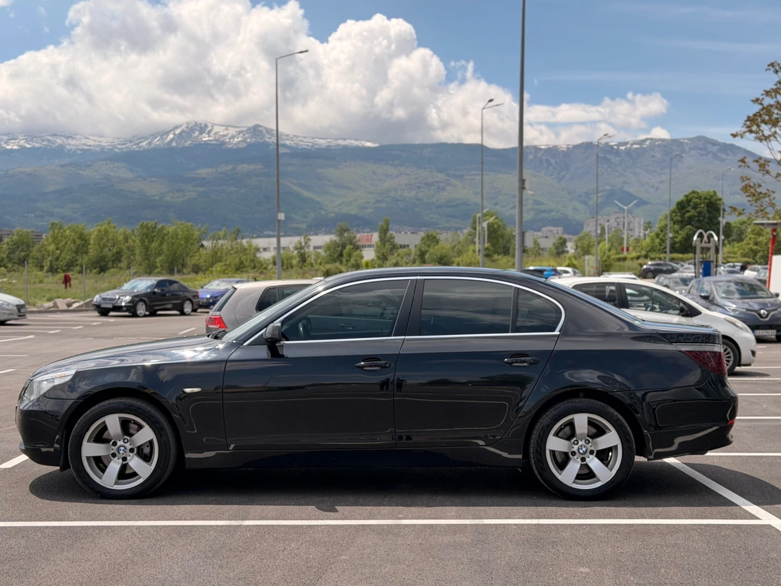 BMW 530 XD-Лизинг през Уникредит , снимка 4 - Автомобили и джипове - 54563379