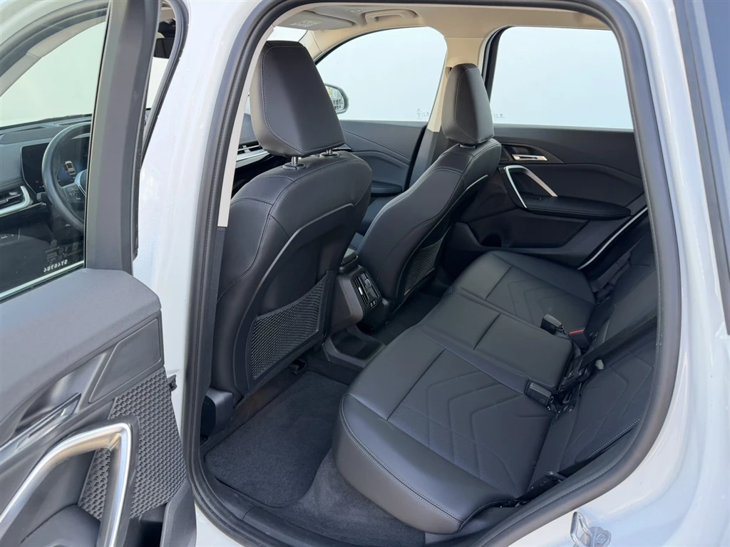 BMW iX1 xDrive30 | Mobile.bg � ����������� 10