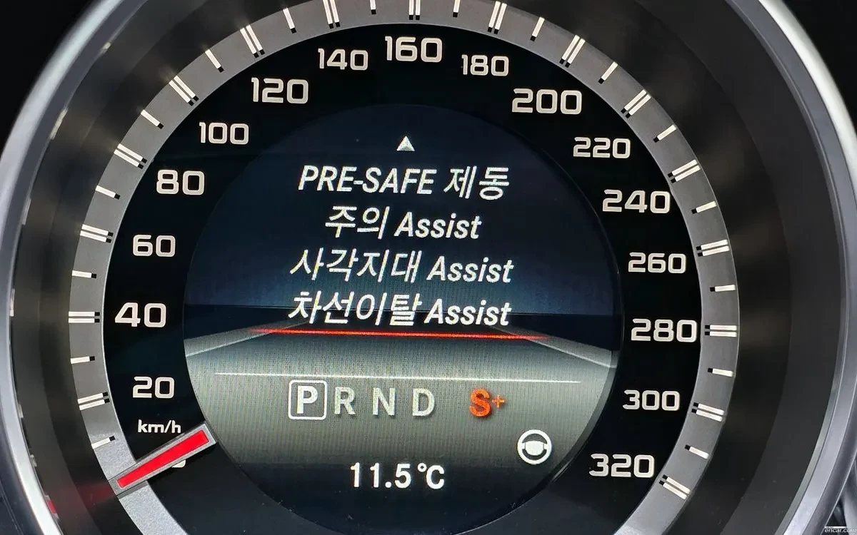 Mercedes-Benz CLS 63 AMG 360 / Подгрев / Обдухване, снимка 17 - Автомобили и джипове - 54724582