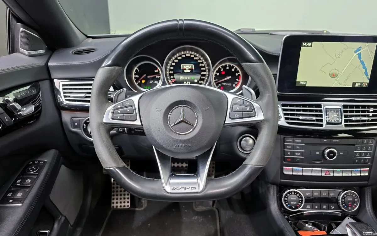 Mercedes-Benz CLS 63 AMG 360 / Подгрев / Обдухване, снимка 13 - Автомобили и джипове - 54724582