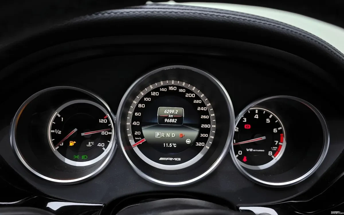 Mercedes-Benz CLS 63 AMG 360 / Подгрев / Обдухване, снимка 8 - Автомобили и джипове - 54724582