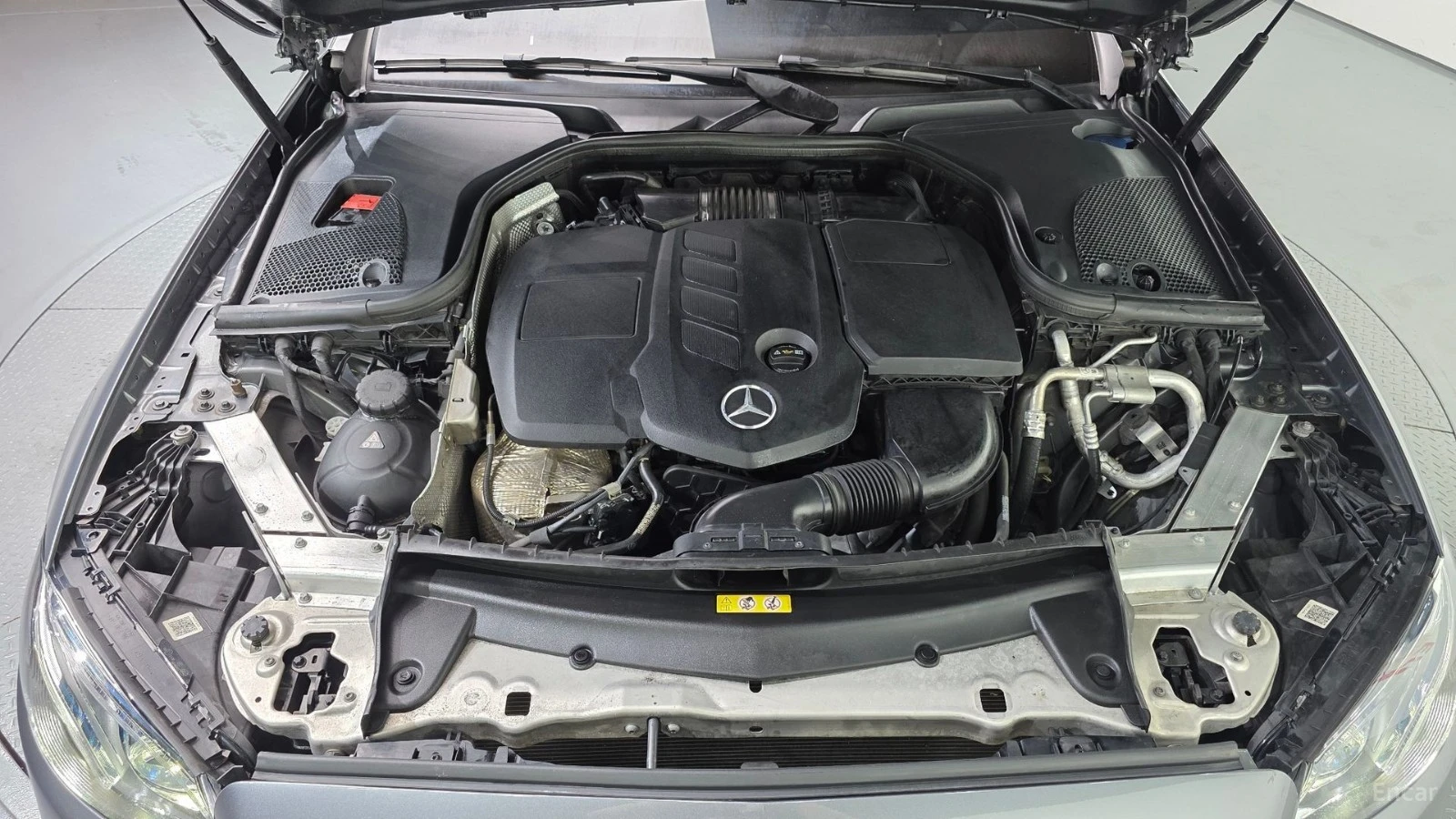 Mercedes-Benz E 220 AMG* DIGITAL* ПАМЕТ* КАМЕРА* ПОДГРЕВ* HEADUP, снимка 6 - Автомобили и джипове - 55459653
