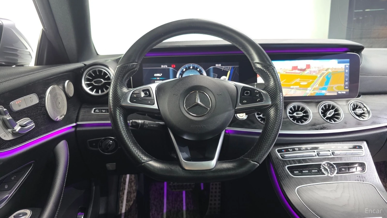 Mercedes-Benz E 220 AMG* DIGITAL* ПАМЕТ* КАМЕРА* ПОДГРЕВ* HEADUP, снимка 13 - Автомобили и джипове - 55459653