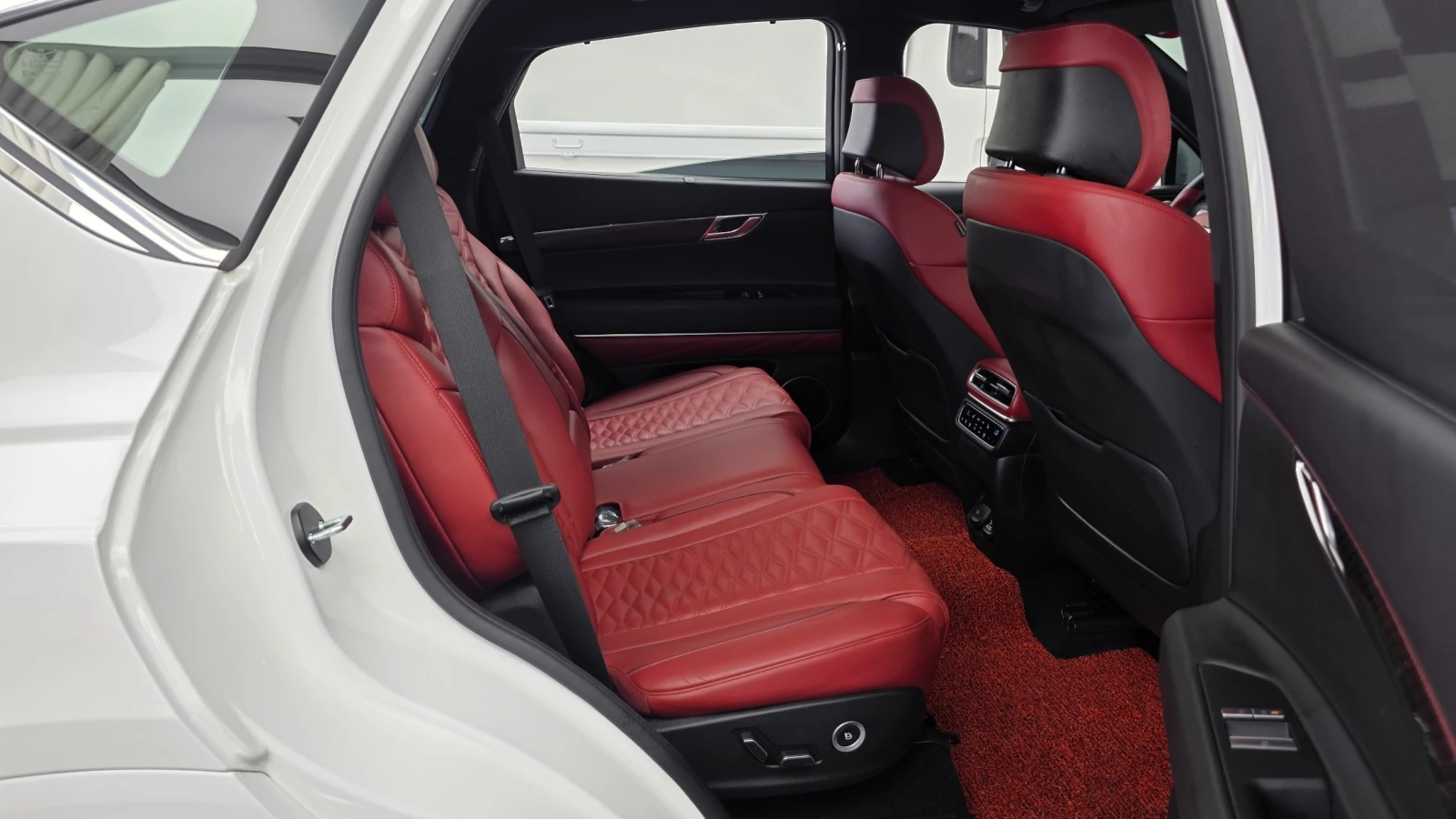 Genesis GV80 Coupé 3.5T AWD, снимка 13 - Автомобили и джипове - 55522962