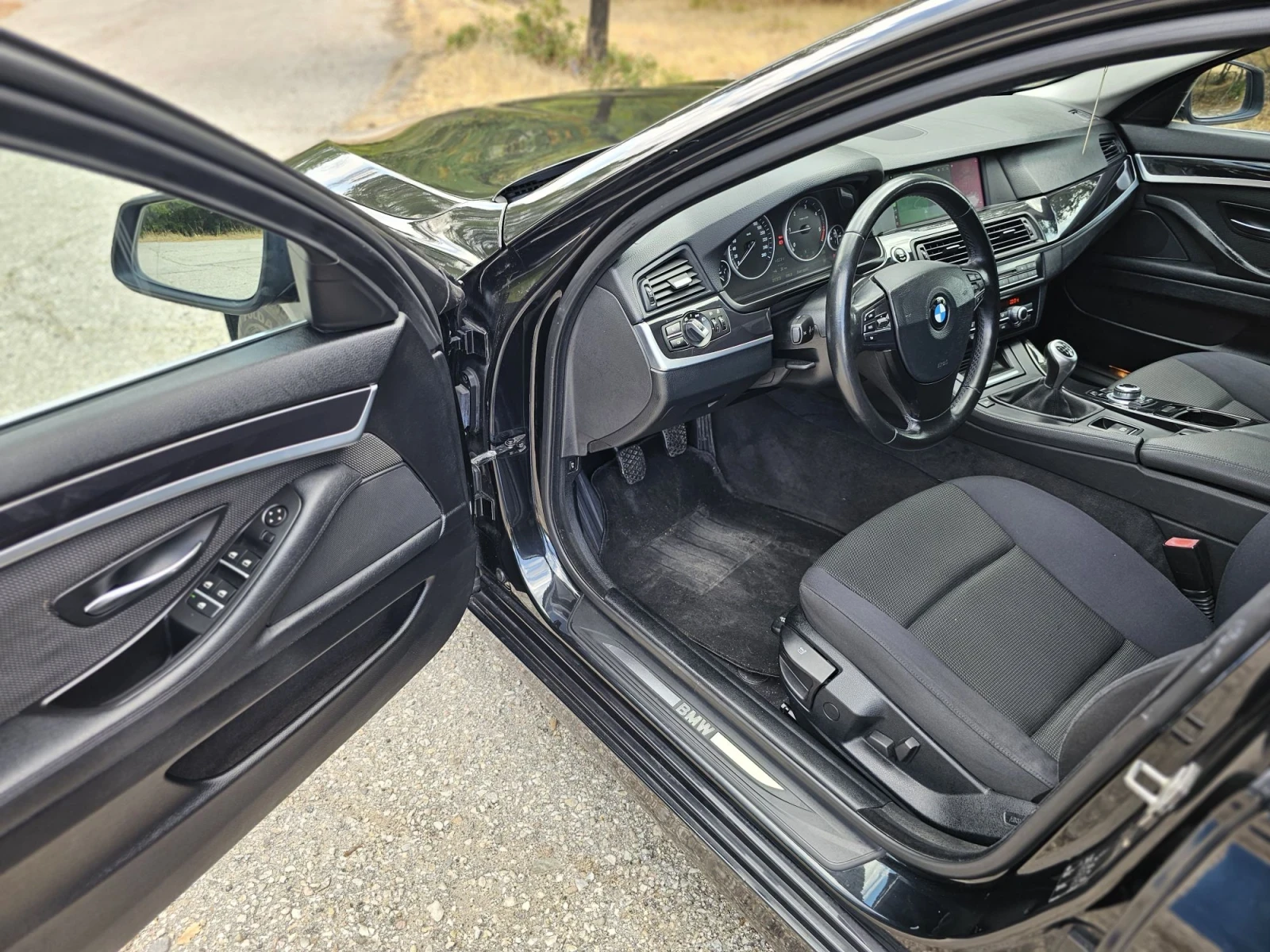 BMW 520 F11 520D, снимка 11 - Автомобили и джипове - 55967845