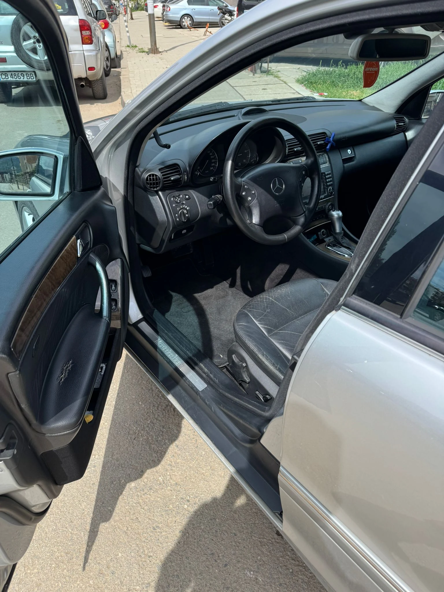 Mercedes-Benz C 320, снимка 9 - Автомобили и джипове - 56016714