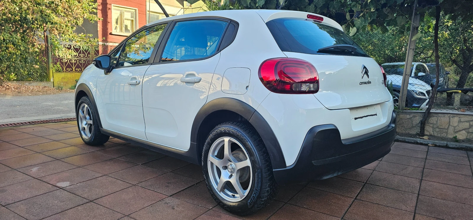 Citroen C3 PureTech , снимка 9 - Автомобили и джипове - 56331601