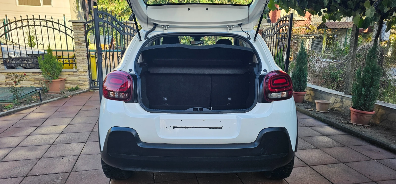 Citroen C3 PureTech , снимка 7 - Автомобили и джипове - 56331601