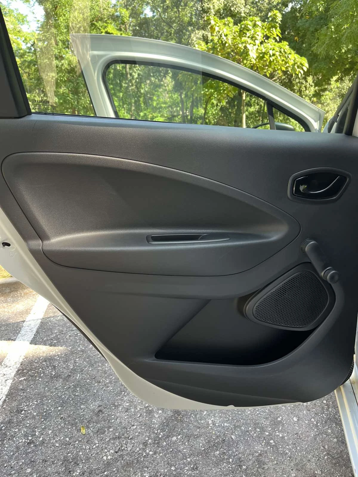 Renault Zoe, снимка 14 - Автомобили и джипове - 56458525