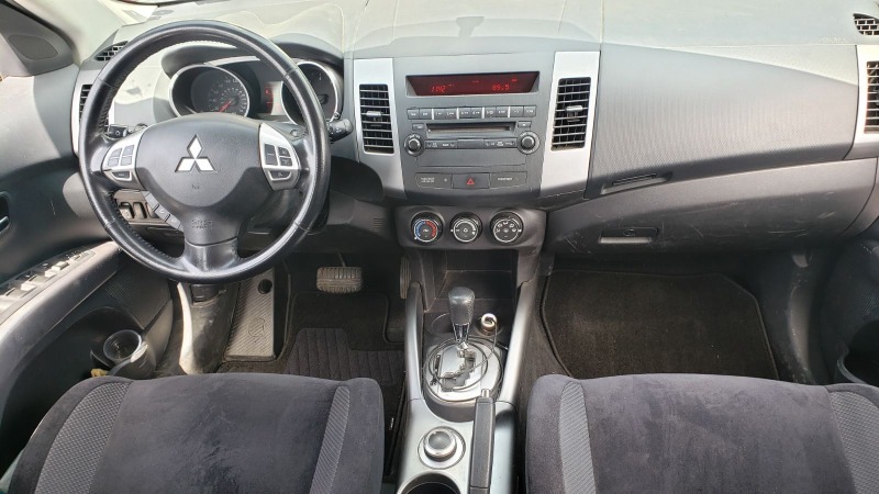 Mitsubishi Outlander 3.0, снимка 9 - Автомобили и джипове - 46377843