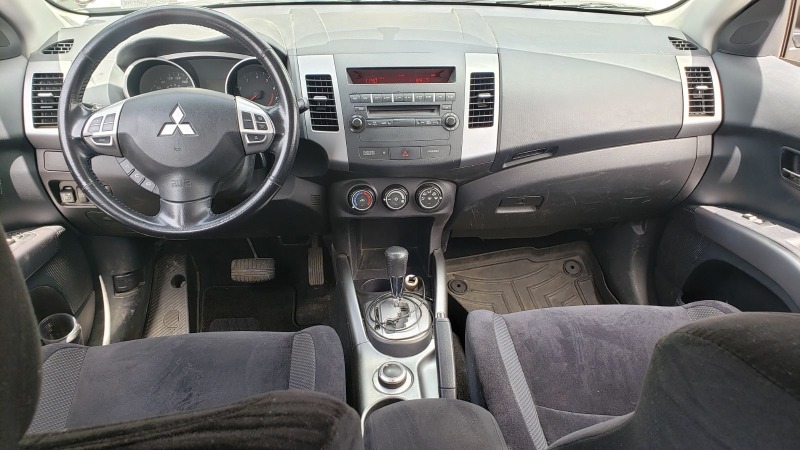 Mitsubishi Outlander 3.0, снимка 5 - Автомобили и джипове - 46377843