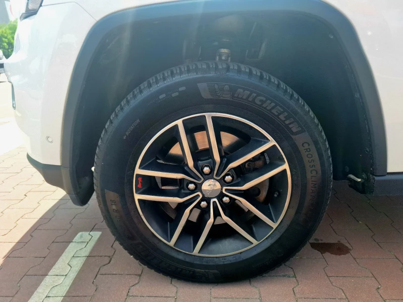 Jeep Grand cherokee 5.7 traihawlk facelift LPG перфектен !  , снимка 6 - Автомобили и джипове - 52517265