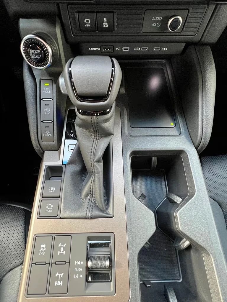 Toyota Land cruiser 2.8 D-4D MILD-HYBRID EXECUTIVE 360-CAM, снимка 9 - Автомобили и джипове - 55135159