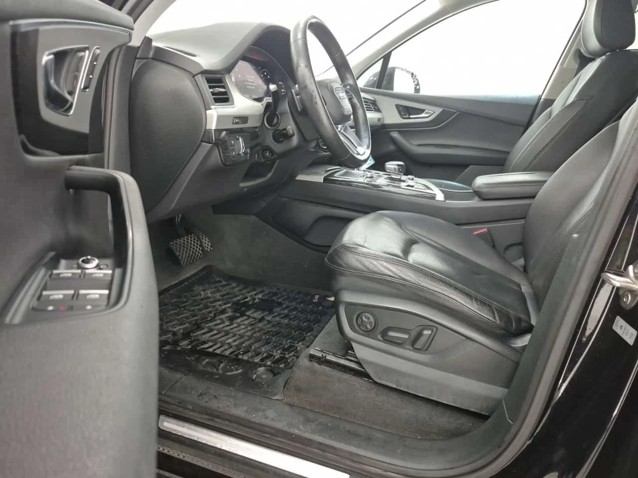 Audi Q7 3.0T PROGRESSIV| ОБДУХВАНЕ| ПАНОРАМА| 7 МЕСТЕН| , снимка 7 - Автомобили и джипове - 54133699