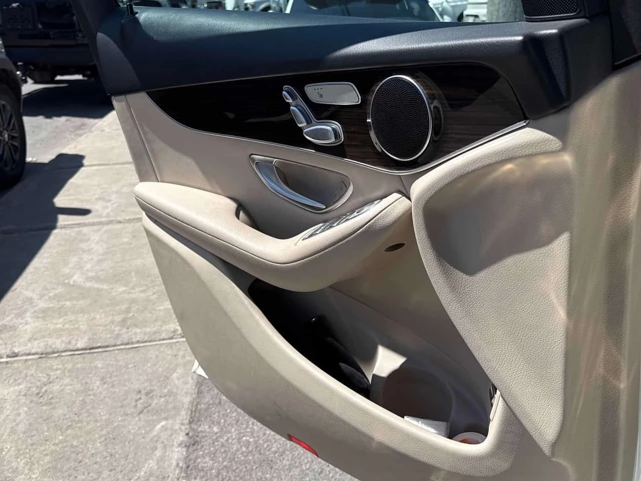 Mercedes-Benz GLC 300 4MATIC/ПОДГРЕВИ/БЕЗ ИНЦИДЕНТИ, снимка 10 - Автомобили и джипове - 54335434