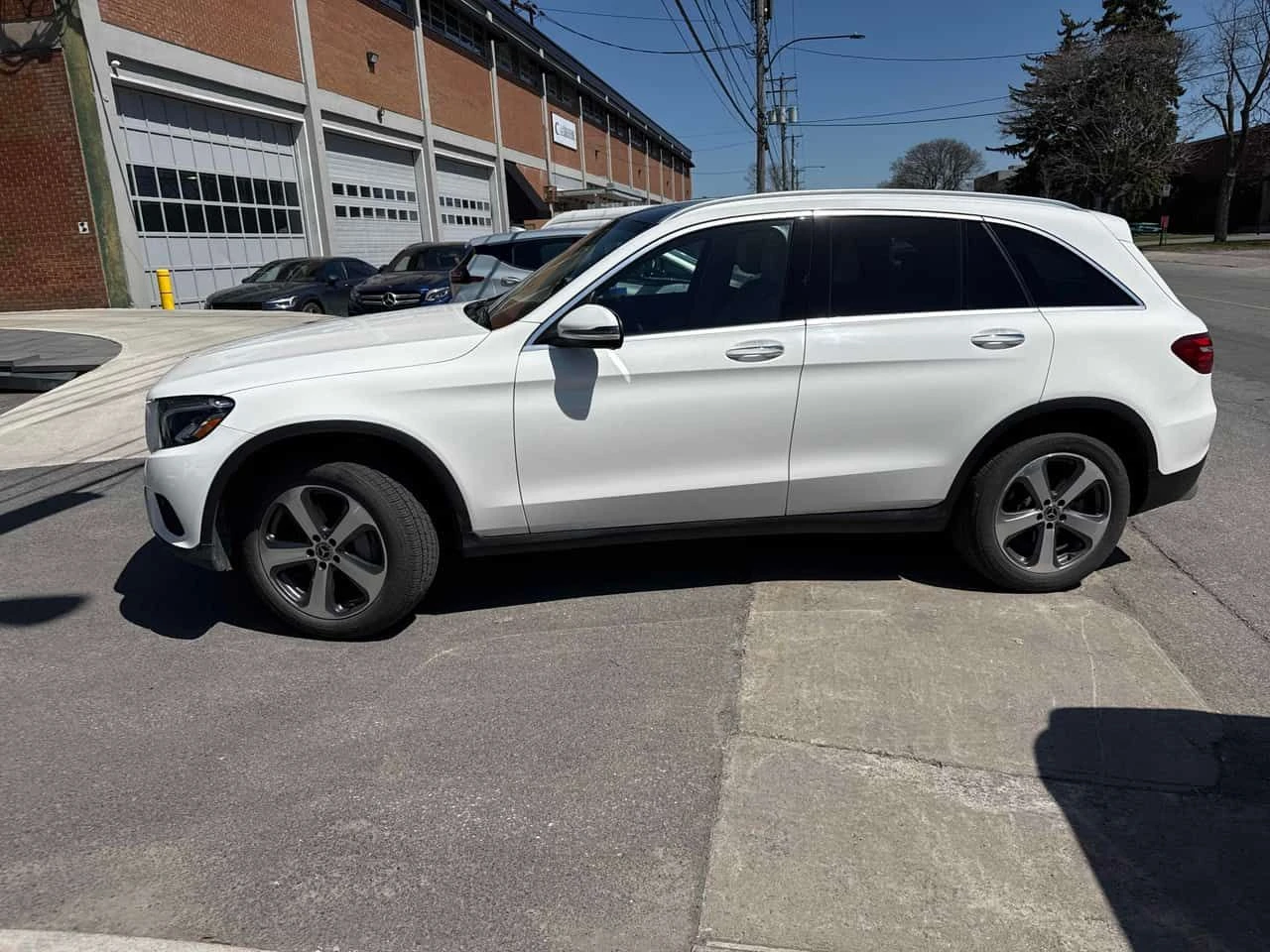 Mercedes-Benz GLC 300 4MATIC/ПОДГРЕВИ/БЕЗ ИНЦИДЕНТИ, снимка 3 - Автомобили и джипове - 54335434