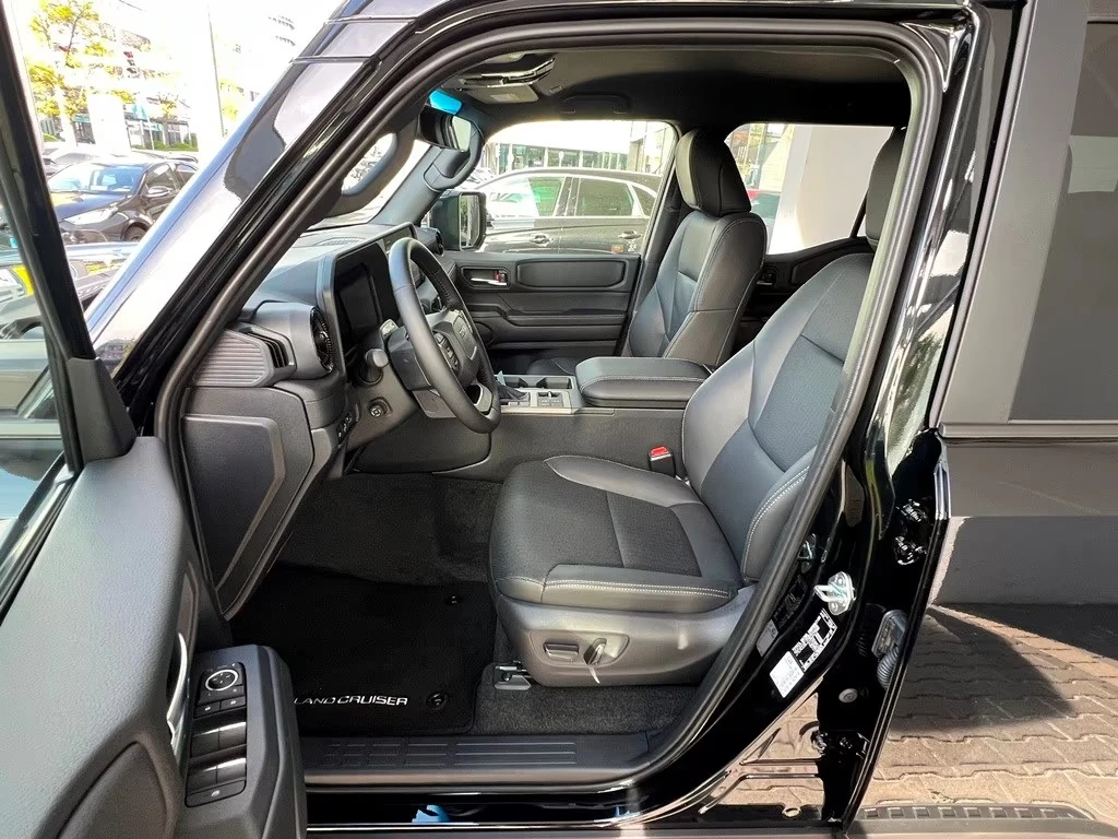 Toyota Land cruiser 2.8 D-4D MILD-HYBRID EXECUTIVE 360-CAM, снимка 11 - Автомобили и джипове - 55135159