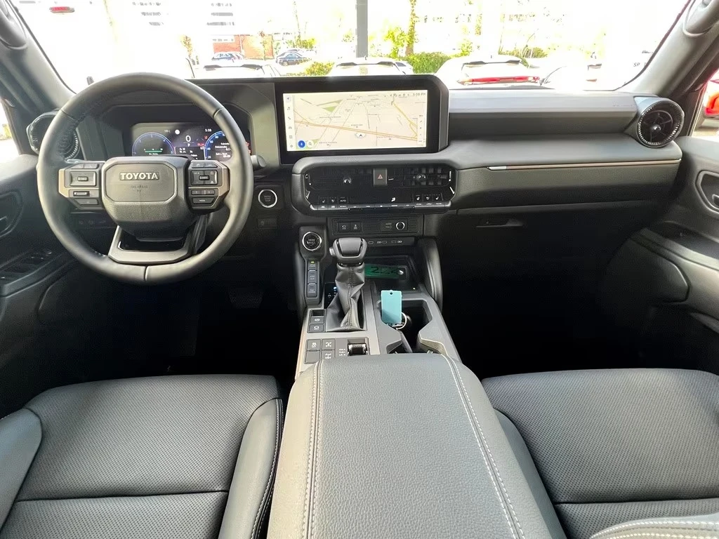 Toyota Land cruiser 2.8 D-4D MILD-HYBRID EXECUTIVE 360-CAM, снимка 7 - Автомобили и джипове - 55135159