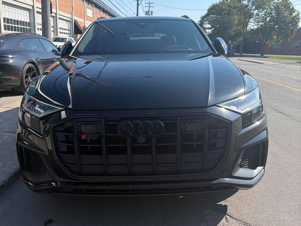 Audi SQ8 4.0 TFSI quattro | CARFAX | АВТОКРЕДИТ, снимка 2 - Автомобили и джипове - 55568053