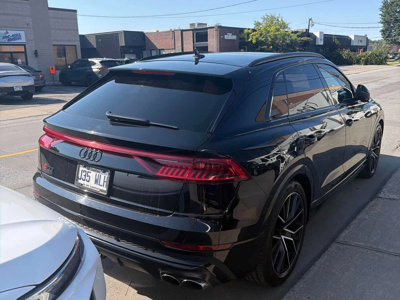 Audi SQ8 4.0 TFSI quattro | CARFAX | АВТОКРЕДИТ, снимка 5 - Автомобили и джипове - 55568053